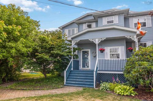 211 Greenwood Ave, Timberlea, NS, B3T1H8 | Card Image