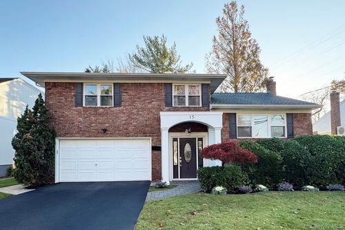 15 Lafayette Dr, Woodmere, NY, 11598-1017 | Card Image