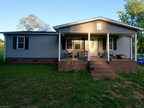 123 Little Macy Ln, Ararat, NC, 27007-8468 | Card Image
