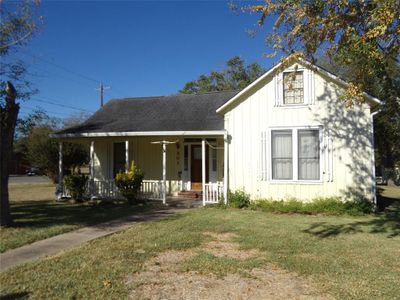 501 N North Center Street, House other with 2 bedrooms, 2 bathrooms and null parking in Weimar TX | Image 1