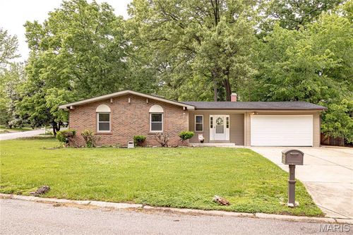 415 Montbrook Dr, O Fallon, MO, 63366-2416 | Card Image