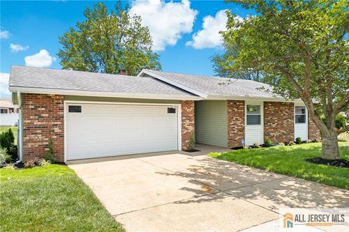 321a-321 Persica Plz, Jamesburg, NJ, 08831 | Card Image