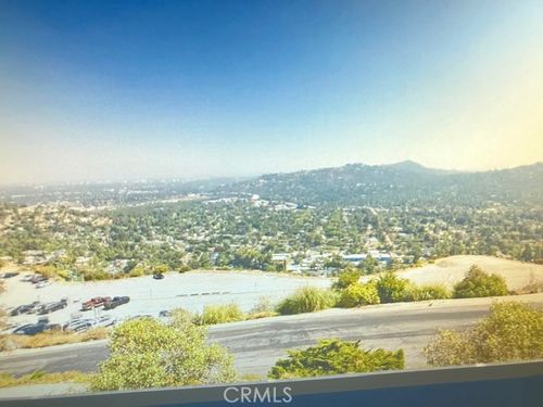 752 Galaxy Heights Dr, La Canada Flintridge, CA, 91011-1831 | Card Image