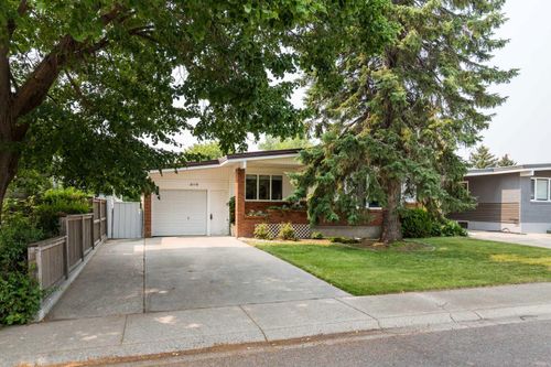2110 36 St S, Lethbridge, AB, T1K3T6 | Card Image