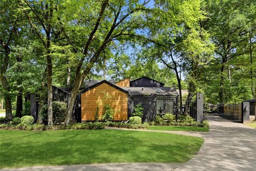 2701 Crossvine Cir, The Woodlands, TX, 77380-1394 | Card Image