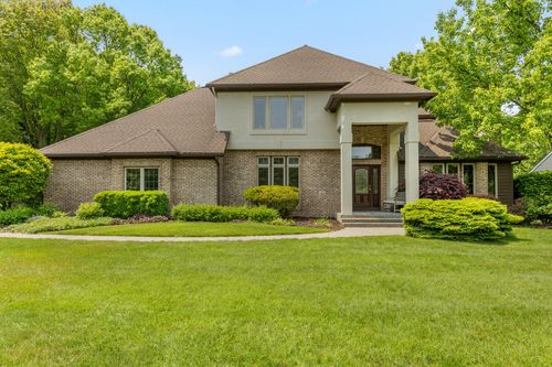 40 Bay Circle Dr, Holland, MI, 49424-6608 | Card Image
