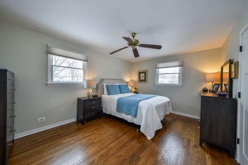 1926 Cheshire Lane, Wheaton, IL, 60189 | Card Image
