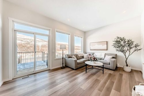 272 Cranbrook Sq Se, Calgary, AB, T3M3K8 | Card Image
