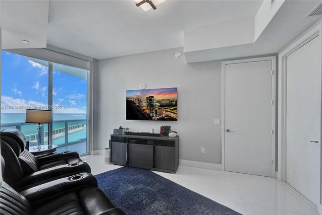 503 - 15811 Collins Ave, Condo with 3 bedrooms, 3 bathrooms and null parking in Sunny Isles Beach FL | Image 16