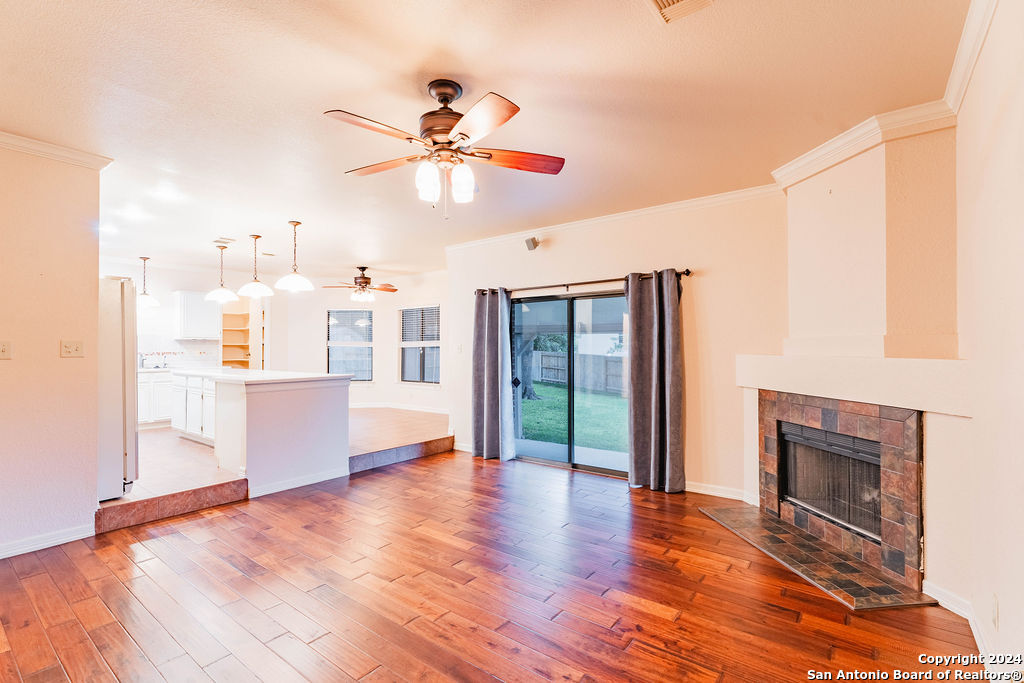 Galicia , Universal City, TX 78148