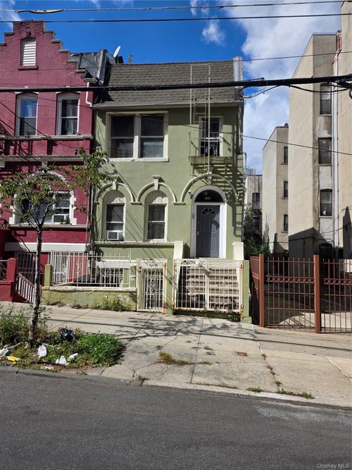 725 Eagle Ave, Bronx, NY, 10455-1501 | Card Image