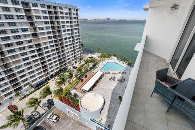APT-1404 - 1881 79 Th Street Cswy, Condo with 2 bedrooms, 2 bathrooms and null parking in North Bay Village FL | Image 23