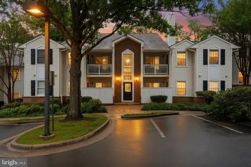 2-104 Westwick Ct, STERLING, VA, 20165-6110 | Card Image