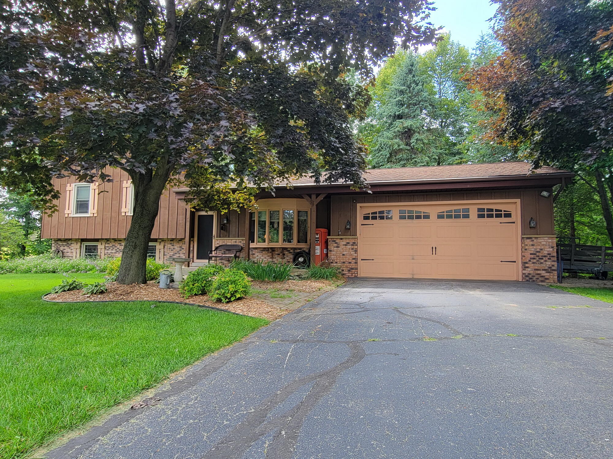 Colt Cir, West Bend, WI 53090