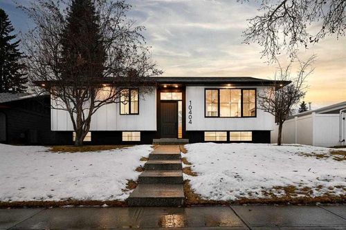 10404 Maplemont Rd Se, Calgary, AB, T2J1W4 | Card Image