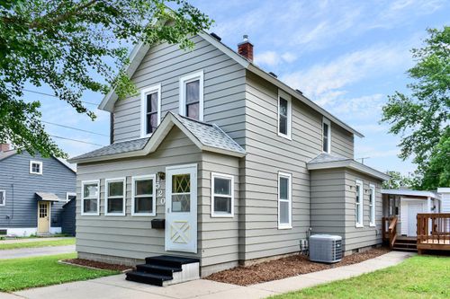 520 Hamilton St, Winona, MN, 55987-4338 | Card Image