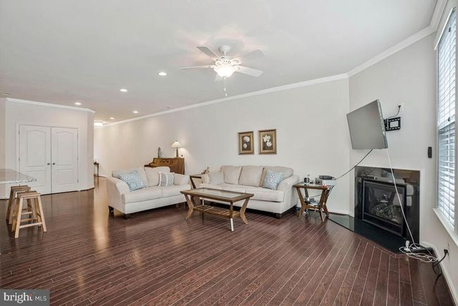 42523 Benfold Sq, Townhouse with 3 bedrooms, 3 bathrooms and null parking in BRAMBLETON VA | Image 23