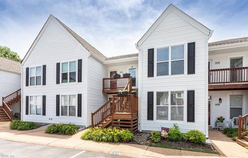 425 Persimmon Dr, Yorktown, VA, 23693-5564 | Card Image