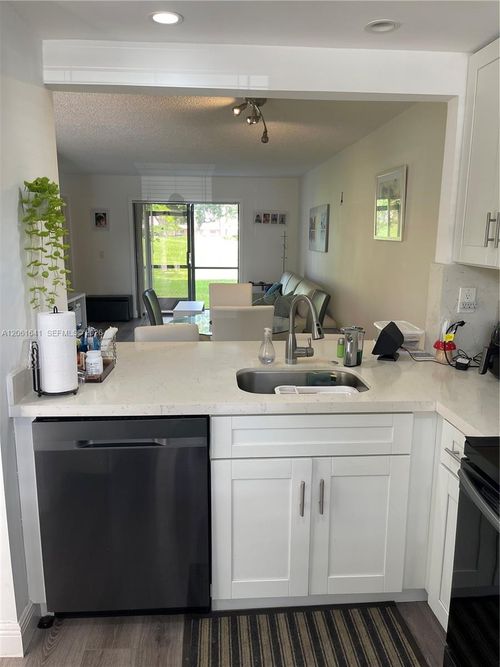 107-10434 Sunrise Lakes Blvd, Sunrise, FL, 33322-5956 | Card Image