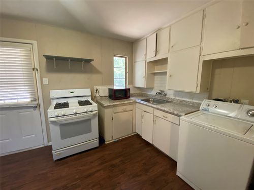1813 Wayne St, Denton, TX, 76209-4636 | Card Image