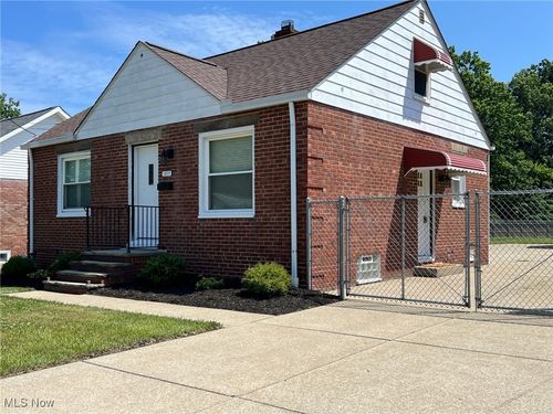 1835 Rockefeller Rd, Wickliffe, OH, 44092-1939 | Card Image