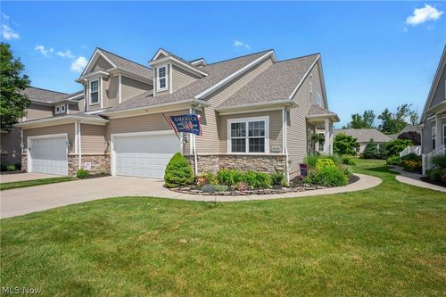 8329 Beaumont Dr, Mentor, OH, 44060-5992 | Card Image