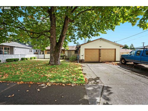 8300 Se 78th Ave, Portland, OR, 97206-8525 | Card Image