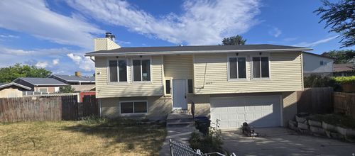 4689 Delta Park Cir, West Valley City, UT, 84120-1542 | Card Image
