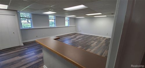 ste-100-2490 Walton Blvd, Rochester Hills, MI, 48309-1412 | Card Image