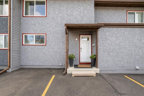 702-9930 Bonaventure Dr Se, Calgary, AB, T2J4L4 | Card Image