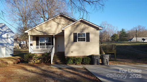 417 Pleasant Ave, Kannapolis, NC, 28081-4672 | Card Image