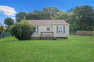 397 Mcconnell Avenue, House other with 2 bedrooms, 1 bathrooms and null parking in Bayport NY | Image 1