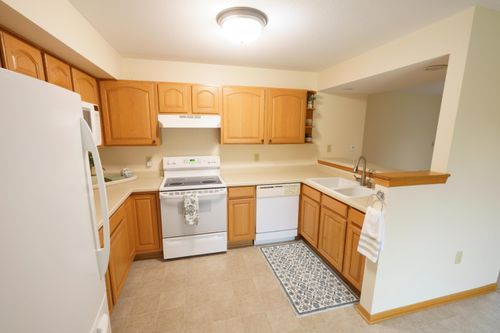 2207 N University Dr, Waukesha, WI, 53188-1489 | Card Image