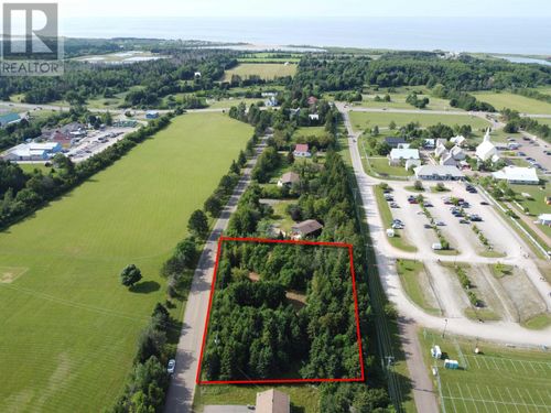 1 Forest Hills Lane, Cavendish, PE, C0A | Card Image