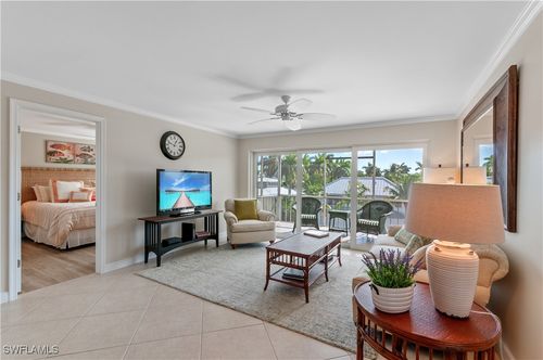 534-534 12th Ave S, Naples, FL, 34102-8027 | Card Image