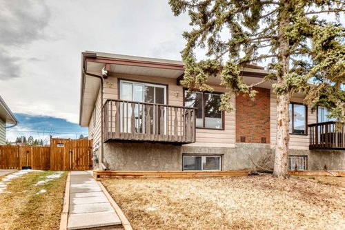52A Queen Alexandra Close Se, Calgary, AB, T2J3P8 | Card Image