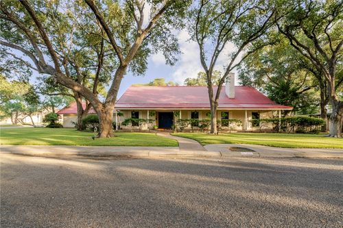 1820 Clare Dr, Alice, TX, 78332-4112 | Card Image