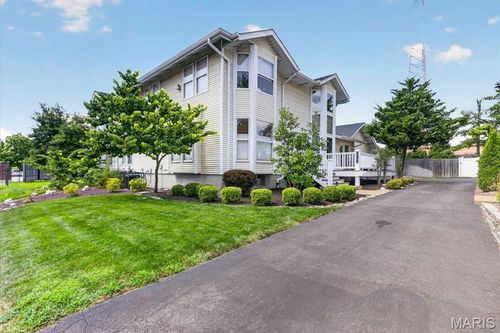 5783 Westminster Pl, Saint Louis, MO, 63112-1625 | Card Image
