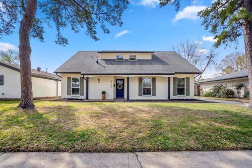 8207 Langdon Ln, Houston, TX, 77036-6821 | Card Image