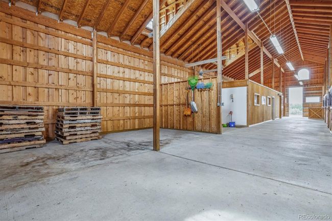 Hay storage area | Image 41