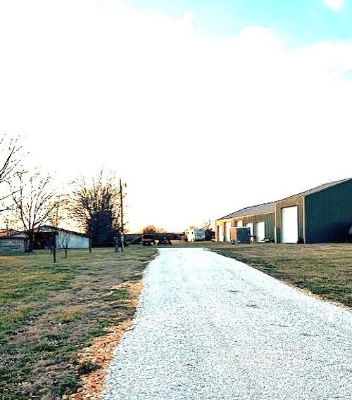 10591 Viney Grove Rd, Prairie Grove, AR, 72753-8211 | Card Image