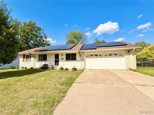 1202 Sir Lancelot Ln, Godfrey, IL, 62035-2607 | Card Image