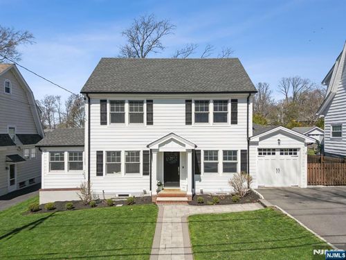 8 Newman Ave, Verona, NJ, 07044-2530 | Card Image