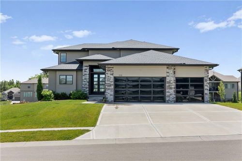 1113 Hummingbird Ct, Greenwood, MO, 64034-9638 | Card Image