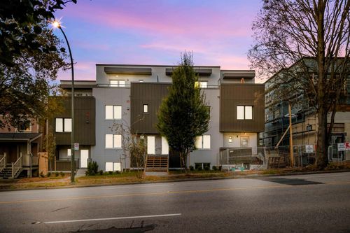 111-2085 1st Ave E, Vancouver, BC, V5N1B6 | Card Image