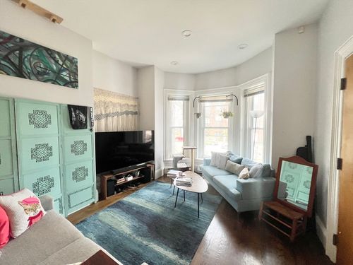 apt-1-28 Beacon St, Somerville, MA, 02143-4515 | Card Image