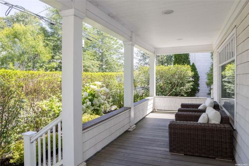 237 5th Ave, Greenport, NY, 11944-1505 | Card Image