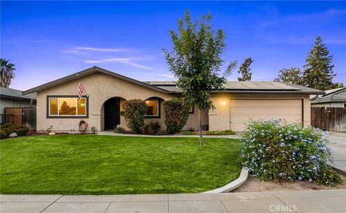 2820 W Dorothea Ave, Visalia, CA, 93277-7216 | Card Image