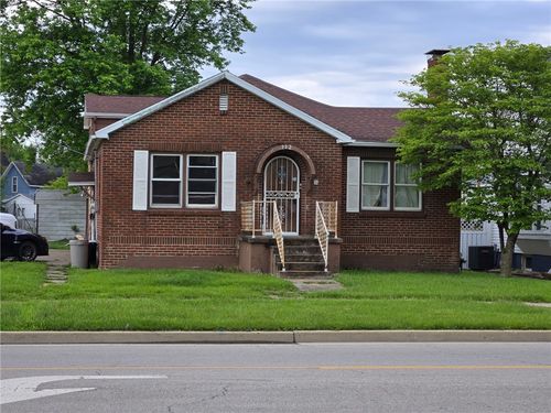 112 W 5th St, Tilton, IL, 61833-7428 | Card Image