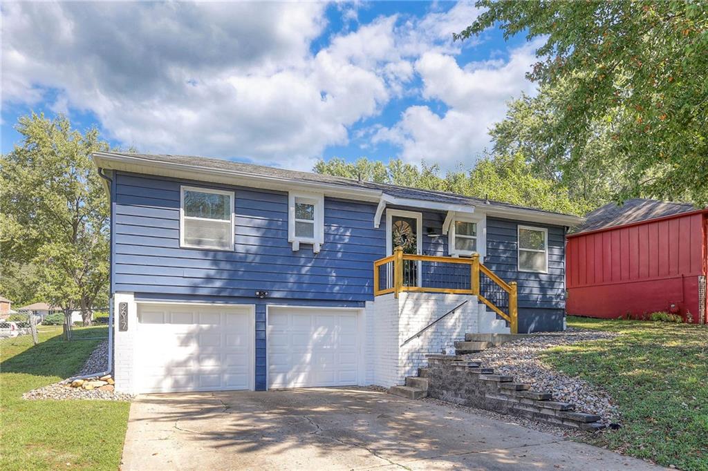 Kingsridge Dr, Blue Springs, MO 64015